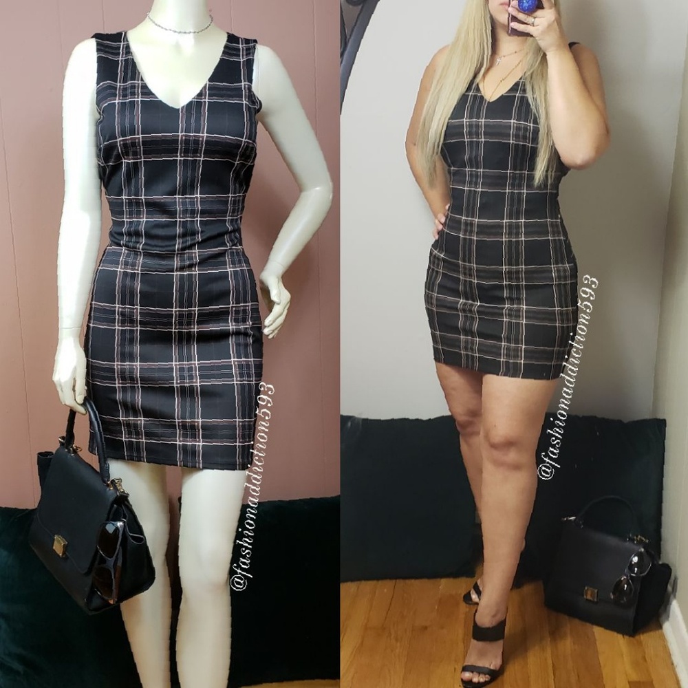 Checker back spaghetti tied v-neck mini dr…